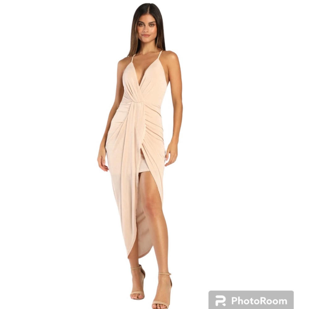 NWT Lulu’s Dreamy Date Surplice Midi Dress in Champagne Size Medium